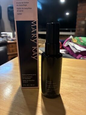 Mary Kay Black Makeup Finishing Spray - 2 fl oz